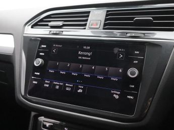VOLKSWAGEN TIGUAN 1.4 TSI SE Navigation SUV 5dr Petrol DSG 4Motion Euro 6 (s/s) (1