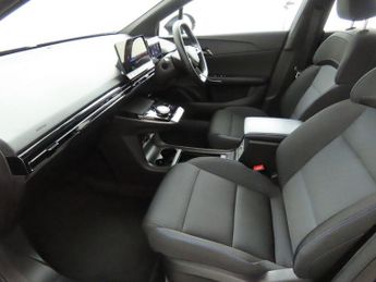 MG MG 4 64kWh SE Long Range Hatchback 5dr Electric Auto (203 ps)