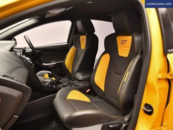 FORD FOCUS 2.0T EcoBoost ST Hatchback 5dr Petrol Manual Euro 5 (s/s) (250 p