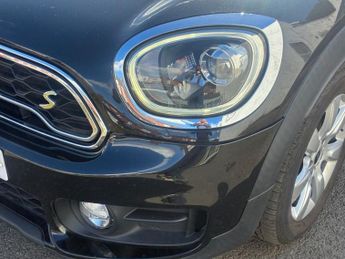 MINI COUNTRYMAN 1.5 7.6kWh Cooper SE Classic SUV 5dr Petrol Plug-in Hybrid Auto 