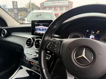 MERCEDES-BENZ GLC 2.1 GLC220d Urban Edition SUV 5dr Diesel G-Tronic+ 4MATIC Euro 6