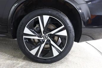 VOLVO XC90 2.0 B5 MHEV Plus Auto 4WD Euro 6 (s/s) 5dr