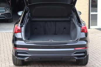 AUDI Q3 1.5 TFSI 35 BLACK EDITION 