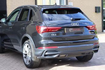 AUDI Q3 1.5 TFSI 35 BLACK EDITION 