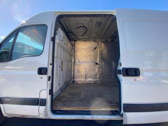 VAUXHALL MOVANO 2.5 CDTi 16v 3500 4dr