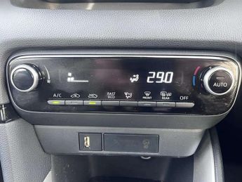 TOYOTA YARIS 1.5 VVT-h Icon Hatchback 5dr Petrol Hybrid E-CVT Euro 6 (s/s) (1