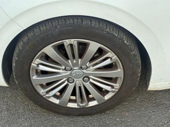 PEUGEOT 208 1.2 PureTech Signature Hatchback 5dr Petrol Manual Euro 6 (s/s) 