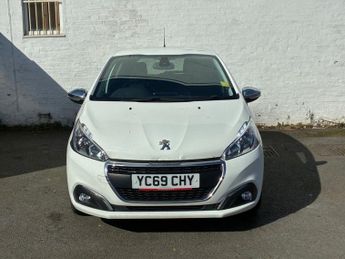 PEUGEOT 208 1.2 PureTech Signature Hatchback 5dr Petrol Manual Euro 6 (s/s) 