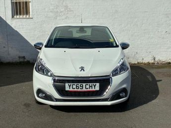 PEUGEOT 208 1.2 PureTech Signature Hatchback 5dr Petrol Manual Euro 6 (s/s) 