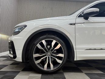 VOLKSWAGEN TIGUAN 2.0 TDI BlueMotion Tech R-Line SUV 5dr Diesel DSG 4Motion Euro 6