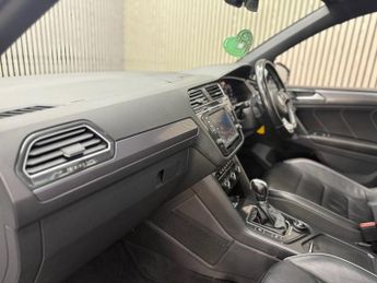 VOLKSWAGEN TIGUAN 2.0 TDI BlueMotion Tech R-Line SUV 5dr Diesel DSG 4Motion Euro 6