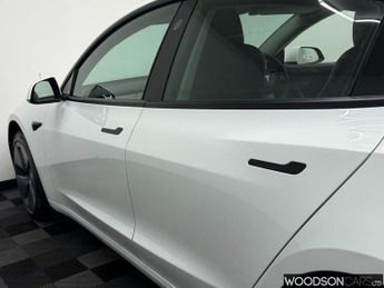 TESLA Model 3 Standard Range Plus Saloon 4dr Electric Auto RWD (241 bhp)