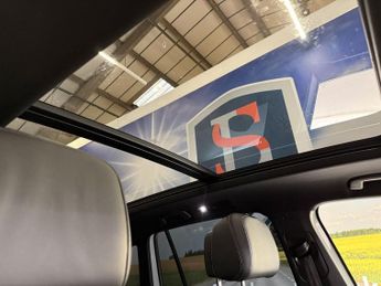 VOLKSWAGEN TIGUAN 2.0 TDI BlueMotion Tech R-Line SUV 5 Door Diesel Automatic DSG W
