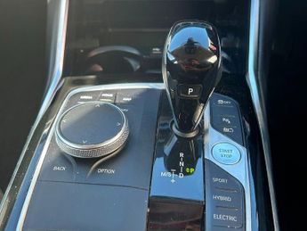 BMW 3 SERIES 2.0 330e 12kWh SE Pro Saloon 4dr Petrol Plug-in Hybrid Auto Euro