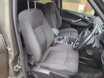 FORD S-MAX 2.0T EcoBoost Titanium MPV 5dr Petrol Powershift Euro 5 (203 ps)