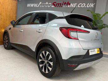 RENAULT CAPTUR 1.6 E-TECH evolution SUV 5dr Petrol Hybrid Auto Euro 6 (s/s) (14