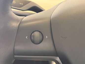 TESLA Model 3 (Dual Motor) Long Range Saloon 4dr Electric Auto 4WDE (346 ps)