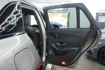 MERCEDES-BENZ GLC 2.0 GLC220d AMG Line (Premium) SUV 5dr Diesel G-Tronic+ 4MATIC E