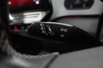 VOLKSWAGEN ID.3 Pro Performance 58kWh Life Hatchback 5dr Electric Auto (204 ps)