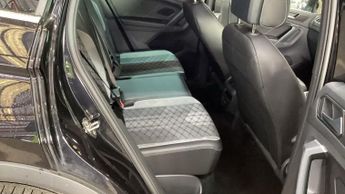 VOLKSWAGEN TIGUAN 1.5 TSI R-Line SUV 5dr Petrol DSG Euro 6 (s/s) (150 ps)