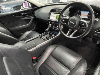 JAGUAR XE 2.0 D180 SE Saloon 4dr Diesel Auto Euro 6 (s/s) (180 ps)