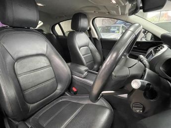 JAGUAR XE 2.0 D180 SE Saloon 4dr Diesel Auto Euro 6 (s/s) (180 ps)