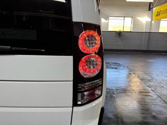 LAND ROVER DISCOVERY 4 3.0 SD V6 HSE SUV 5dr Diesel Auto 4WD Euro 5 (s/s) (255 bhp)