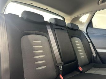 KIA CEED 1.6 CRDi 2 Hatchback 5dr Diesel Auto Euro 5 (126 bhp)
