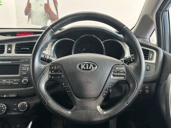 KIA CEED 1.6 CRDi 2 Hatchback 5dr Diesel Auto Euro 5 (126 bhp)