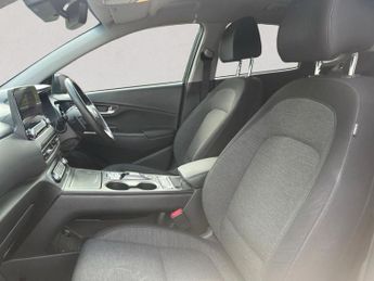 HYUNDAI KONA 39kWh Premium SUV 5dr Electric Auto (10.5kW Charger) (136 ps)
