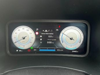 HYUNDAI KONA 39kWh Premium SUV 5dr Electric Auto (10.5kW Charger) (136 ps)