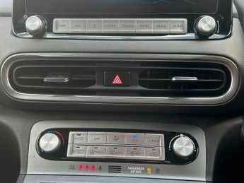 HYUNDAI KONA 39kWh Premium SUV 5dr Electric Auto (10.5kW Charger) (136 ps)