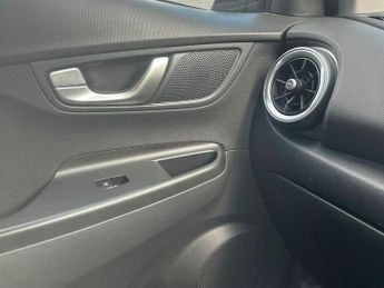 HYUNDAI KONA 39kWh Premium SUV 5dr Electric Auto (10.5kW Charger) (136 ps)