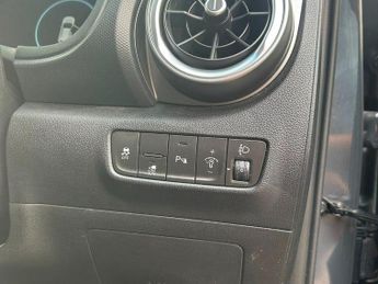 HYUNDAI KONA 39kWh Premium SUV 5dr Electric Auto (10.5kW Charger) (136 ps)