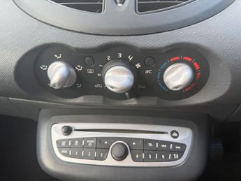 RENAULT TWINGO 1.2 16V Dynamique Hatchback 3dr Petrol Manual Euro 5 (75 ps)