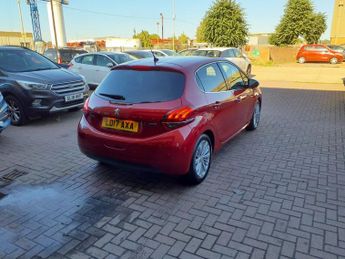 PEUGEOT 208 1.2 PureTech Allure Hatchback 5dr Petrol EAT Euro 6 (s/s) (110 p