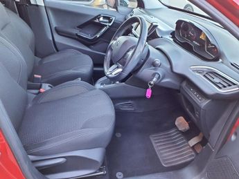PEUGEOT 208 1.2 PureTech Allure Hatchback 5dr Petrol EAT Euro 6 (s/s) (110 p