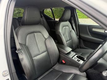 VOLVO XC40 2.0 D4 Inscription Pro SUV 5dr Diesel Auto AWD Euro 6-1 FORMER K