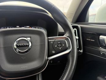 VOLVO XC40 2.0 D4 Inscription Pro SUV 5dr Diesel Auto AWD Euro 6-1 FORMER K