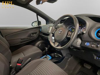 TOYOTA YARIS 1.5 VVT-h Cyan Bi-Tone Hatchback 5dr Petrol Hybrid E-CVT Euro 6 