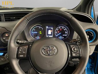 TOYOTA YARIS 1.5 VVT-h Cyan Bi-Tone Hatchback 5dr Petrol Hybrid E-CVT Euro 6 