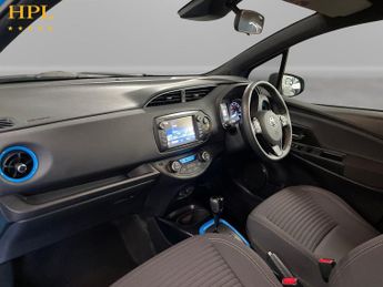 TOYOTA YARIS 1.5 VVT-h Cyan Bi-Tone Hatchback 5dr Petrol Hybrid E-CVT Euro 6 