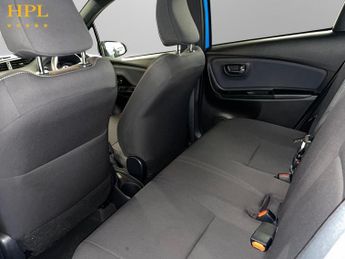 TOYOTA YARIS 1.5 VVT-h Cyan Bi-Tone Hatchback 5dr Petrol Hybrid E-CVT Euro 6 