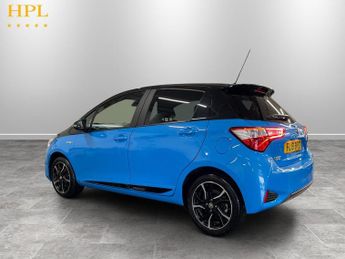TOYOTA YARIS 1.5 VVT-h Cyan Bi-Tone Hatchback 5dr Petrol Hybrid E-CVT Euro 6 
