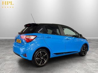 TOYOTA YARIS 1.5 VVT-h Cyan Bi-Tone Hatchback 5dr Petrol Hybrid E-CVT Euro 6 