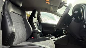 TOYOTA AURIS 1.8 VVT-h Excel Hatchback 5dr Petrol Hybrid CVT Euro 6 (s/s) (13