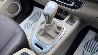 RENAULT SCENIC 2.0 dCi Privilege MPV 5dr Diesel Auto Euro 5 (150 ps)