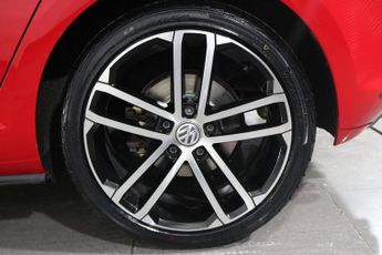 VOLKSWAGEN GOLF 2.0 TDI BlueMotion Tech GTD Hatchback 5dr Diesel DSG Euro 6 (s/s