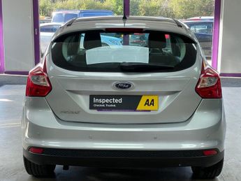 FORD FOCUS 1.6 Zetec Hatchback 5dr Petrol Manual Euro 5 (105 ps)