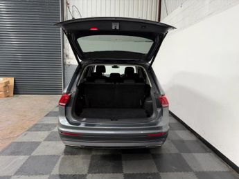 VOLKSWAGEN TIGUAN ALLSPACE 2.0 TDI SE Nav SUV 5dr Diesel DSG 4Motion Euro 6 (s/s) (150 ps)